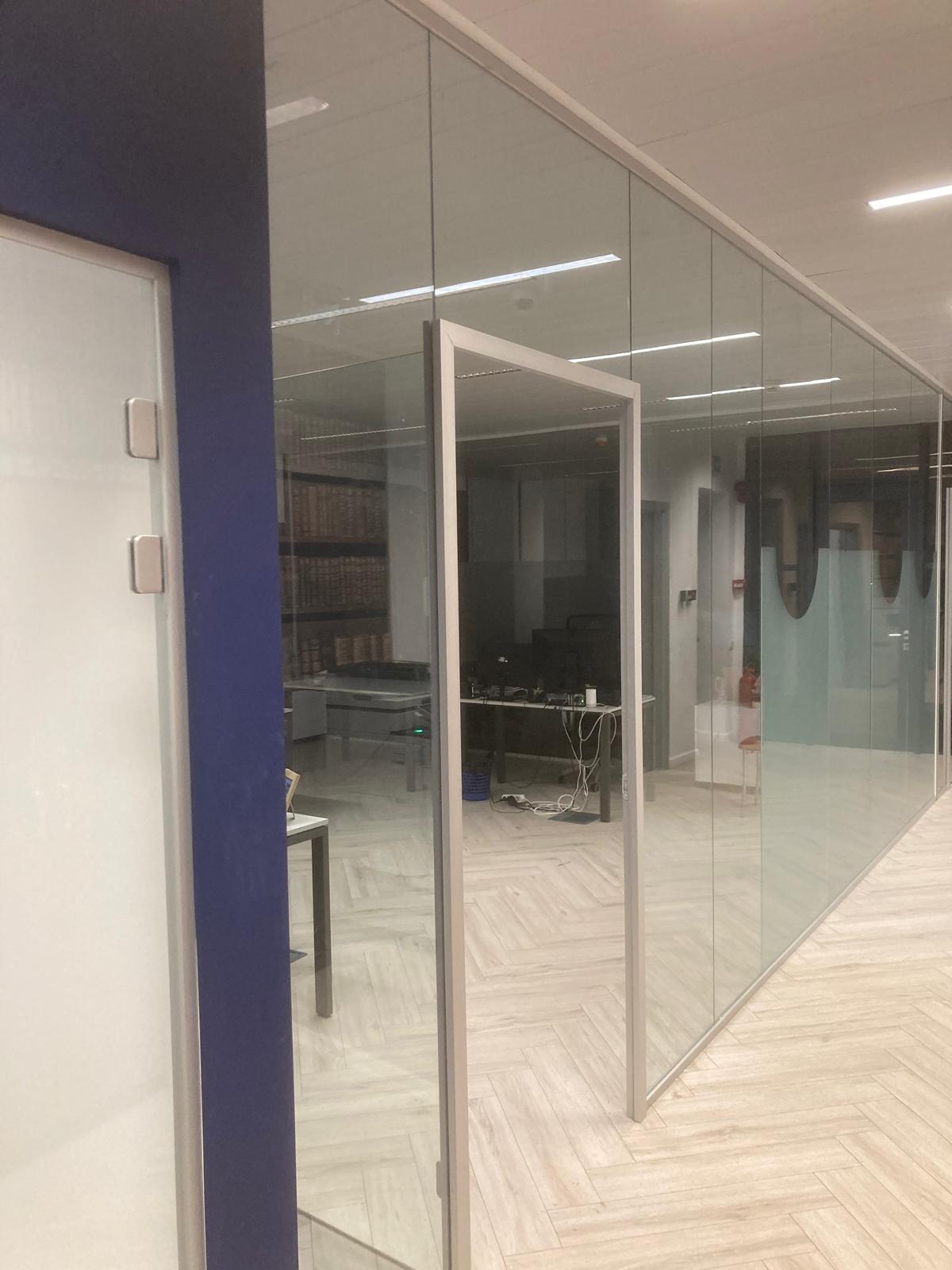 Compartimentare sticlă clinică